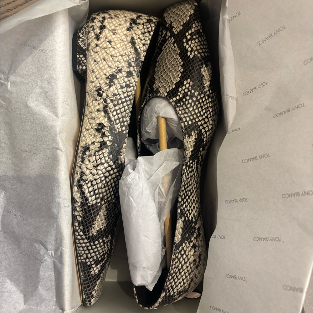 New in Box Tony Bianco Brash Ecru Snake Print Flats